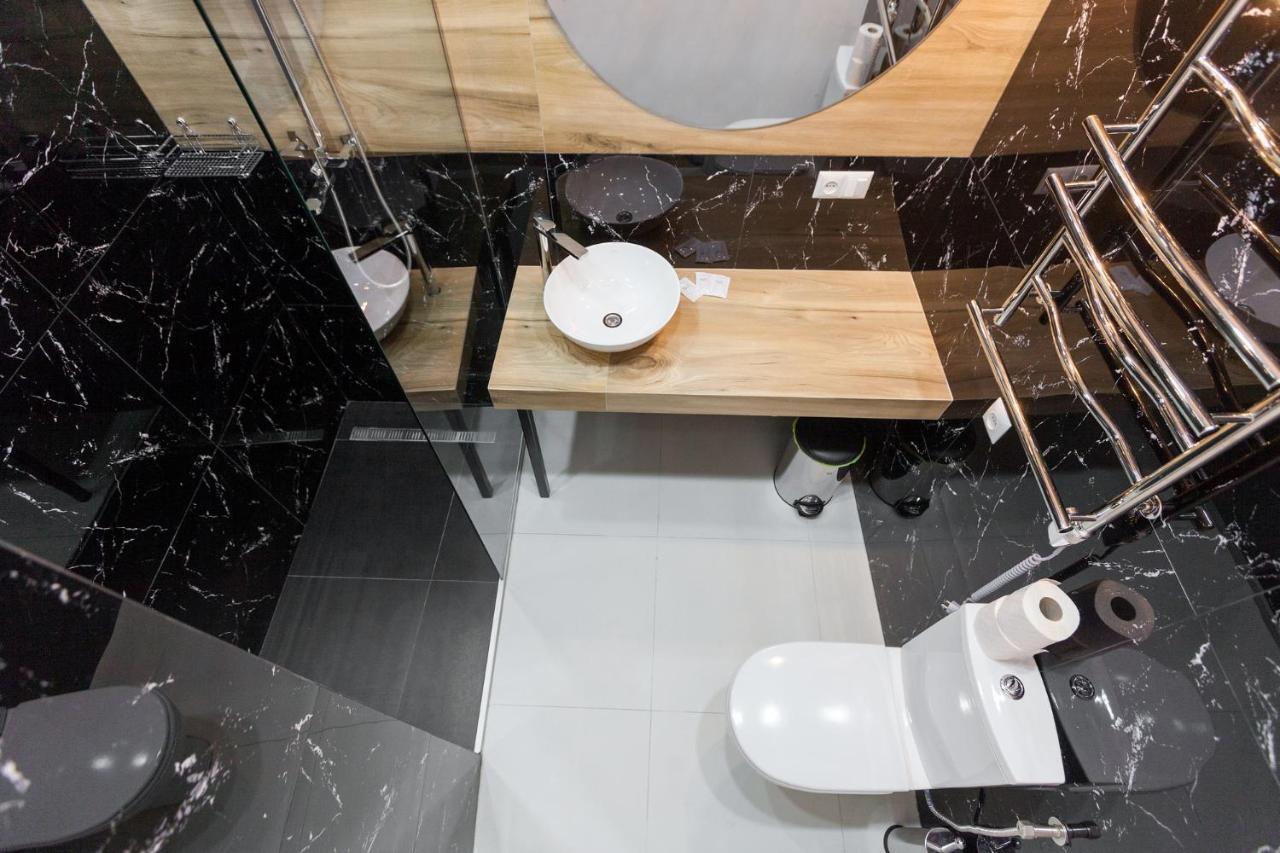Leogrand Apartments On Khmelnytskoho 11 Lviv Bagian luar foto