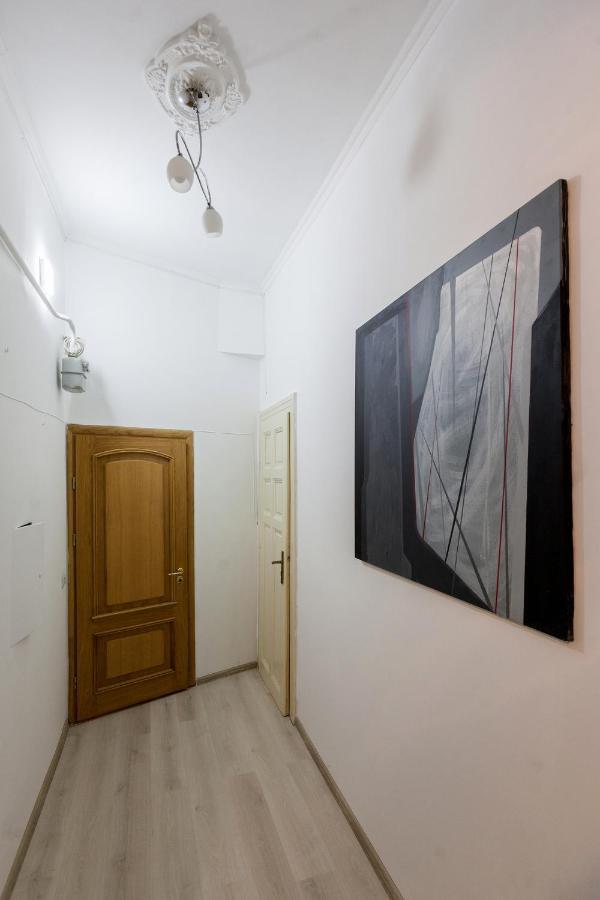 Leogrand Apartments On Khmelnytskoho 11 Lviv Bagian luar foto